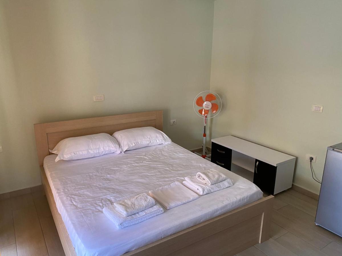 Blue Breeze Attic Apartments Sarande Ngoại thất bức ảnh