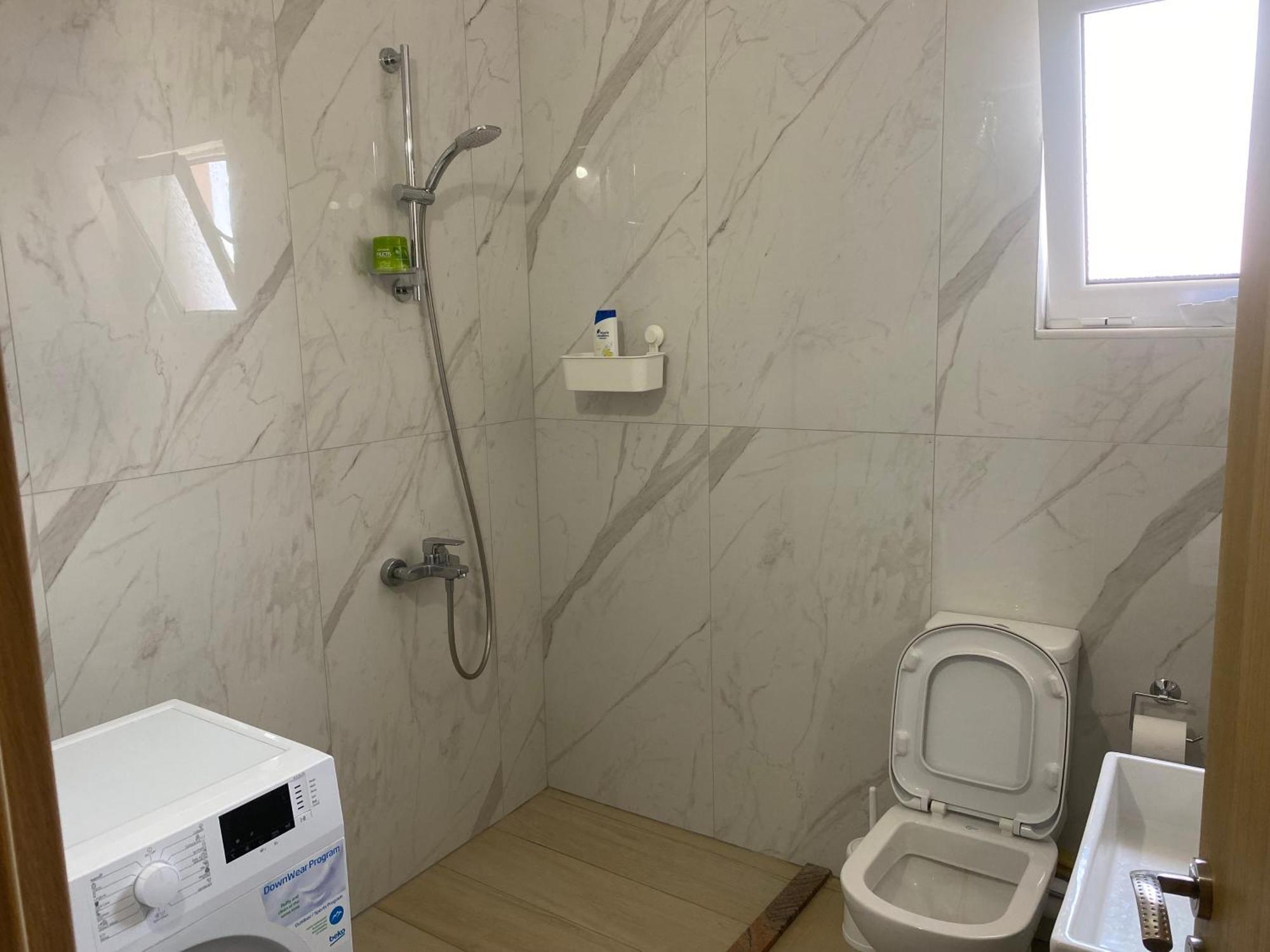 Blue Breeze Attic Apartments Sarande Ngoại thất bức ảnh