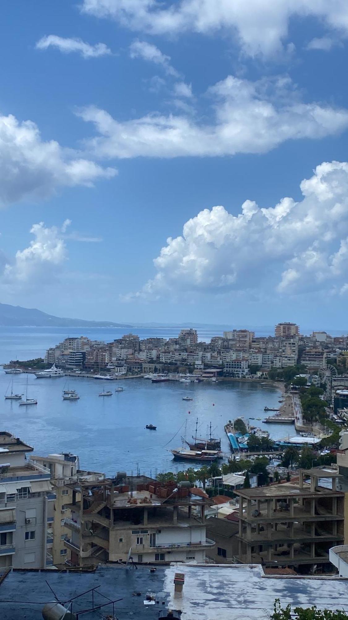 Blue Breeze Attic Apartments Sarande Ngoại thất bức ảnh