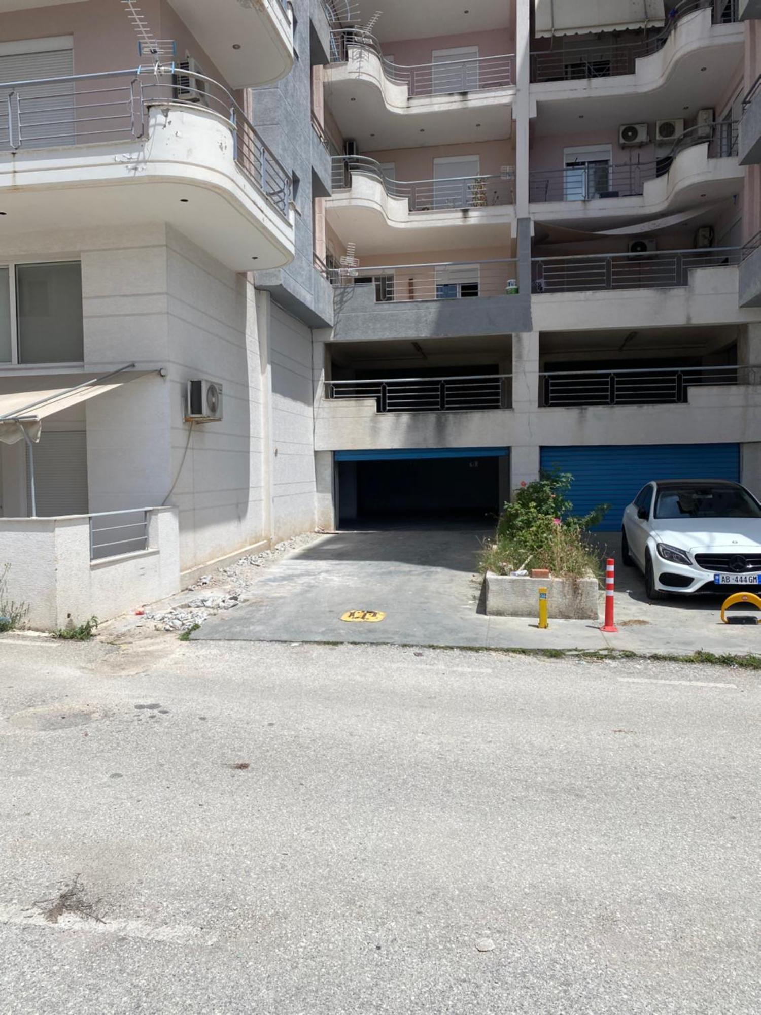 Blue Breeze Attic Apartments Sarande Ngoại thất bức ảnh